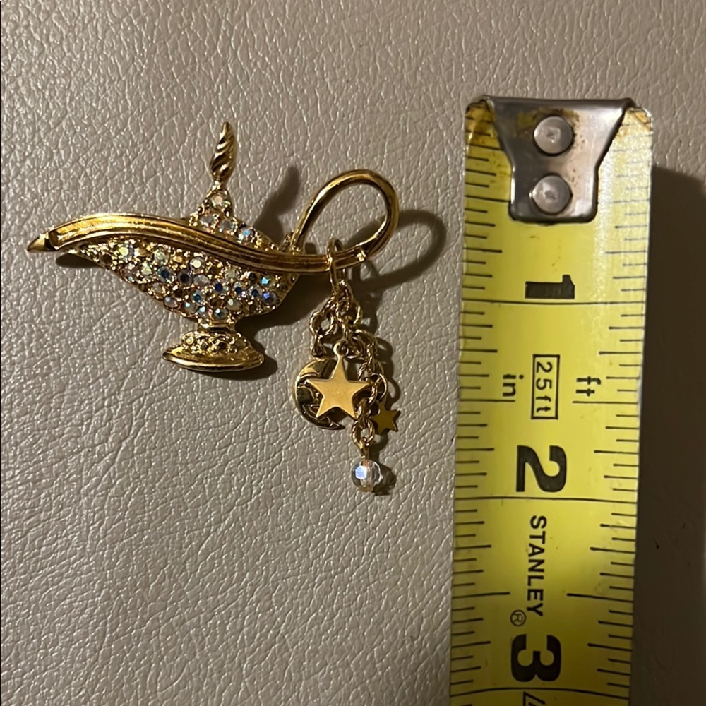 Gold Magic Lamp Brooch with Crystal Accents Vintage - Picture 4 of 4